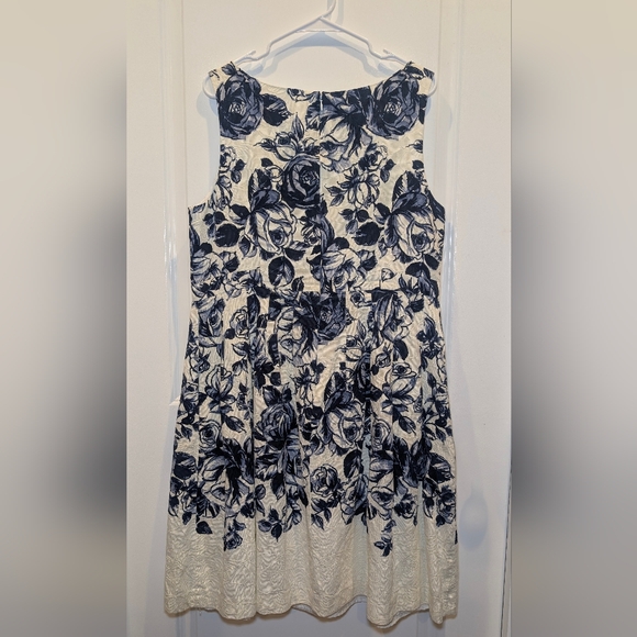 Talbots Floral Fit & Flare Dress Size 16 Indigo & White Sleeveless Midi Weddings - Picture 5 of 6
